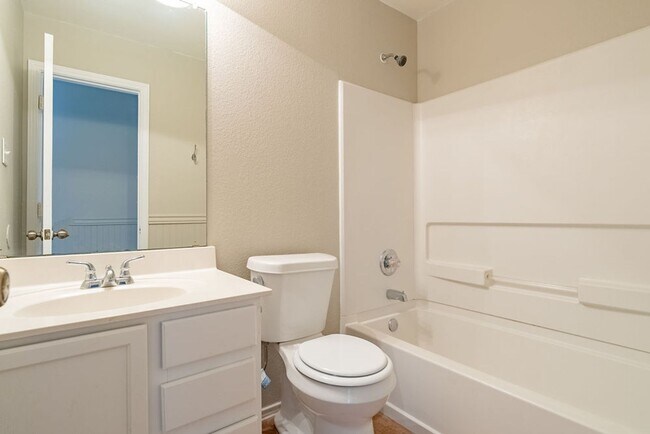 Building Photo - 20309 Dark Tree Cove