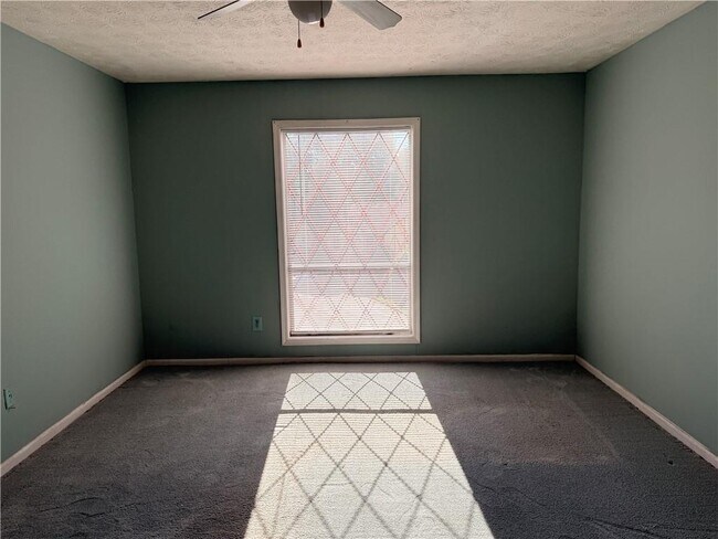 Building Photo - 3237 Abbeywood Dr