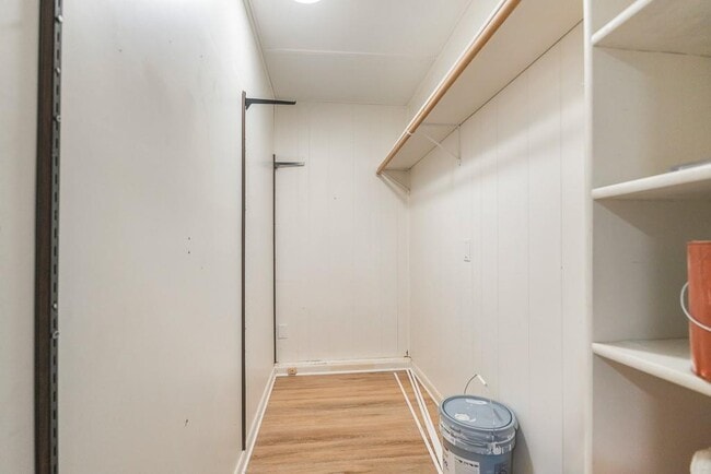 Building Photo - 301 Michael St