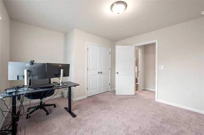 Building Photo - 6373 Rosetta Dr