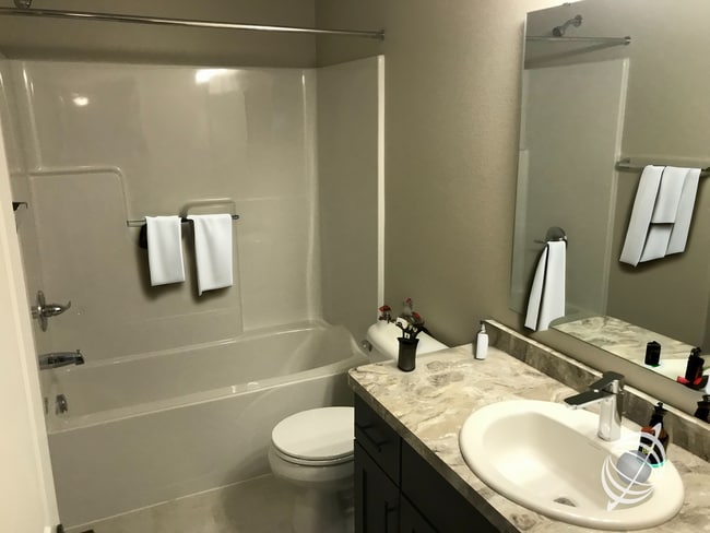 Building Photo - 4 Bed 3 Bath Single Family Home