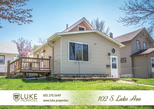 Primary Photo - 102 S Lake Ave
