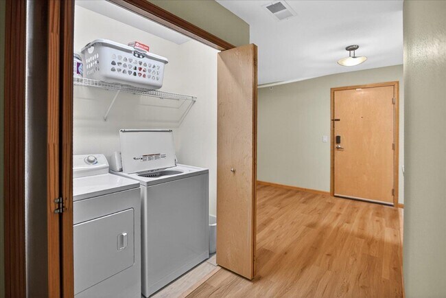Building Photo - 8206 Starr Grass Dr