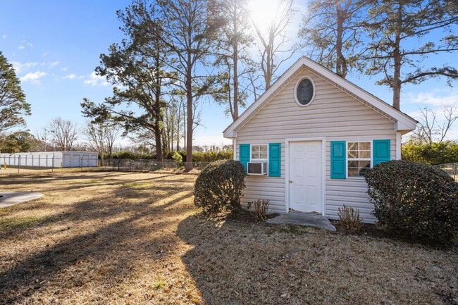 Building Photo - 4984 HWY 264