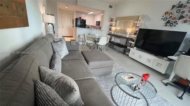 Building Photo - 10 Aragon Ave