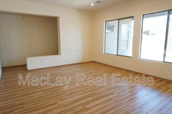 Building Photo - 1573 W Morelos St
