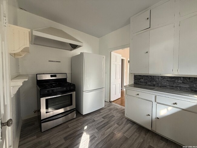 Building Photo - 528 W Gramercy Pl