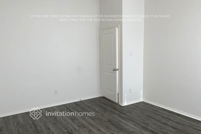 Building Photo - 1040 English Ivy Dr