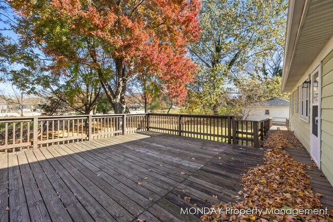 Building Photo - 945-947 Lancashire Ct SE