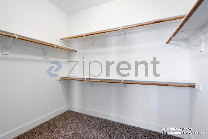 Building Photo - 1125 Berkshire Dr