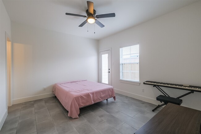 Building Photo - 2017 Lou Ellen Ln