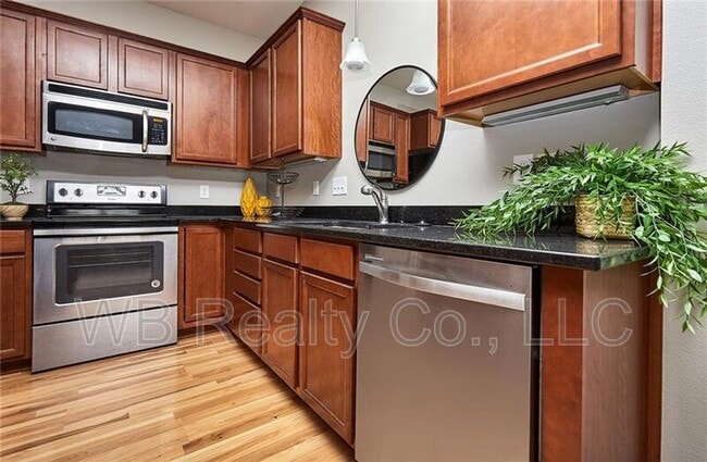 Building Photo - 180 80th St