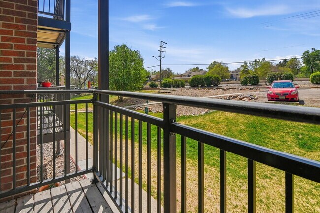 Building Photo - $1,140.95 with Half Off The First Month's Rent, 1 Bed - 1 Bath, Condo in Denver with Easy Access ...