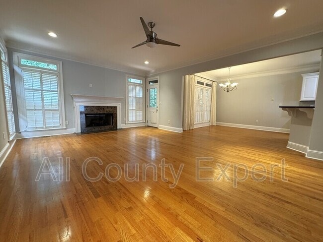 Building Photo - 871 Lenox Ct NE