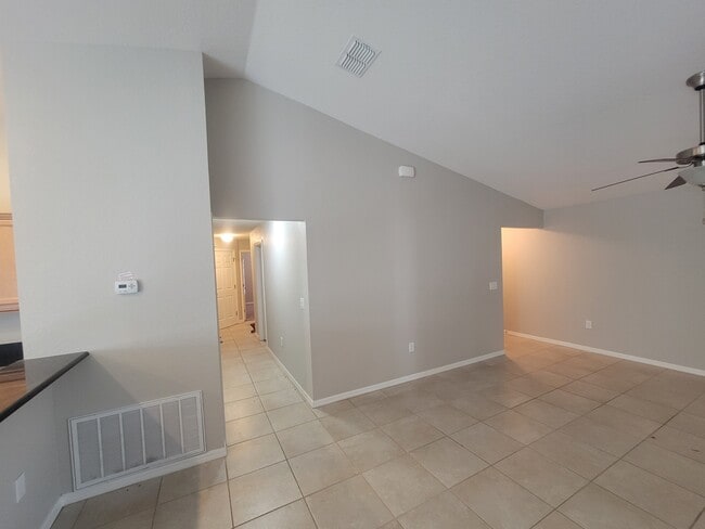 Building Photo - 4907 Summerfield Cir