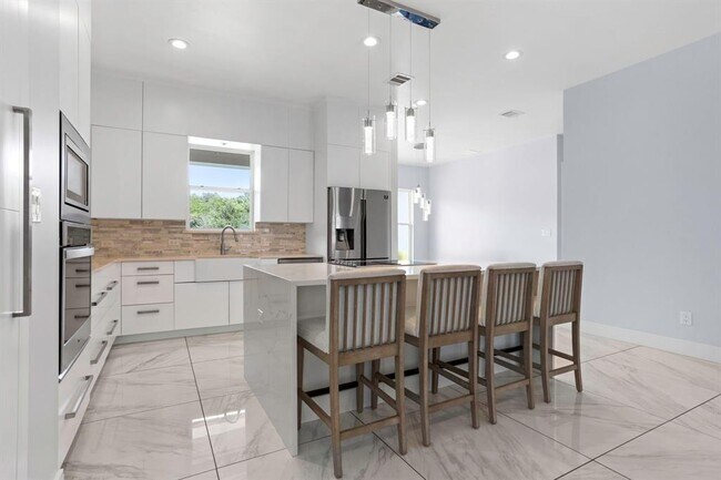 Building Photo - 14430 Tuscola Cir
