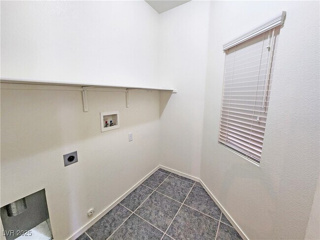 Building Photo - 5434 Cansano St