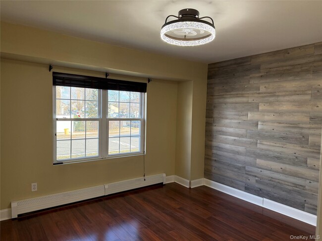 Building Photo - 72 N Fordham Rd