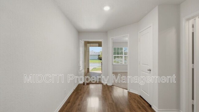 Building Photo - 221 Tule Canyons