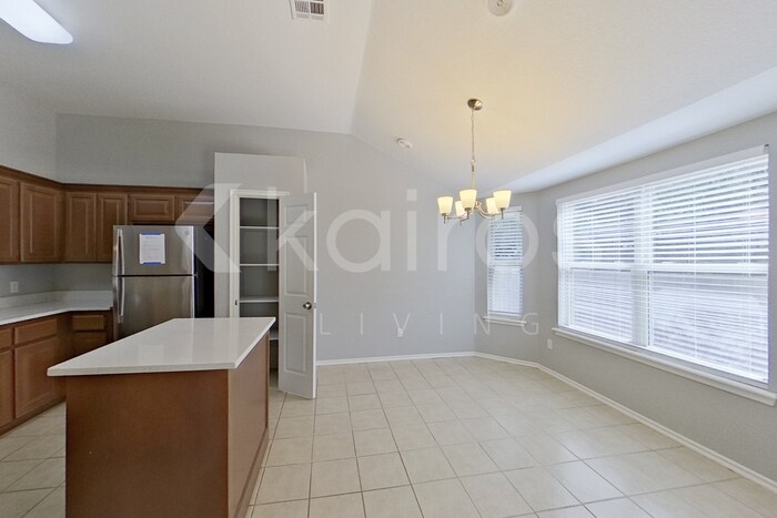 Building Photo - 912 SE 38th St