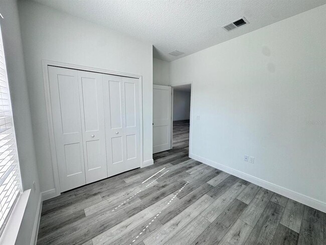 Building Photo - 482 Marion Oaks Manor