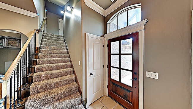 Building Photo - 4 Bedroom in Deer Creek Schools - Neighborhood Pool