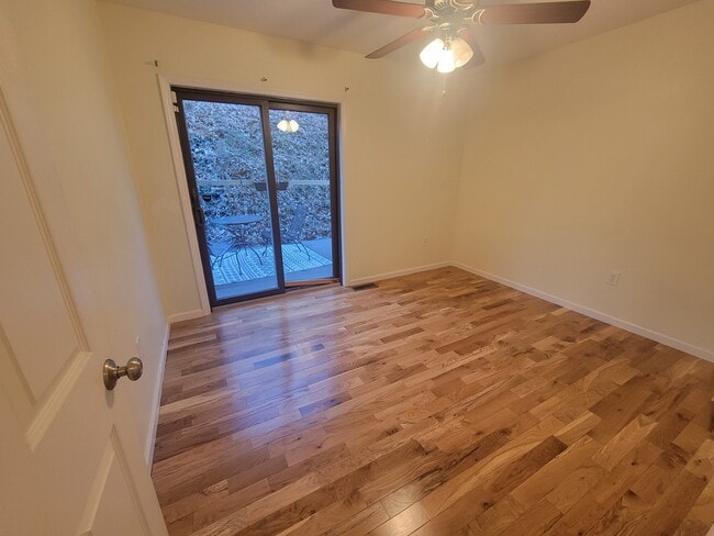 Building Photo - 160 Turkey Hollow Ct