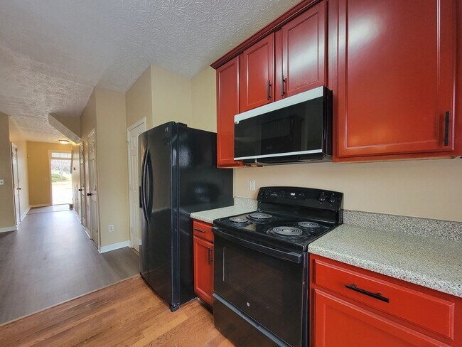 Building Photo - 2 Story-Townhome - 1 Car Garage - Gated Community - Camp Creek