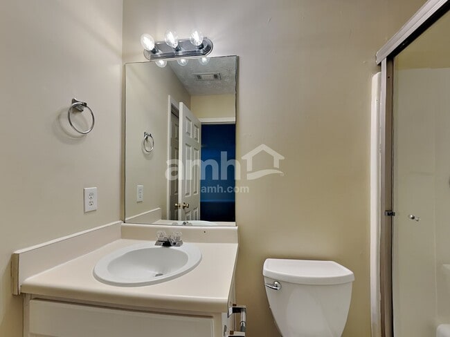 Building Photo - 931 Winding Down Way