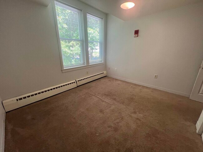 Building Photo - 20 Brattleboro Rd