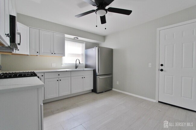 Building Photo - 516-520 Hamilton Blvd-516-520