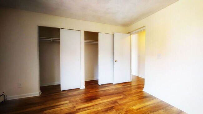 Building Photo - 2-Bed  w/ h & hw