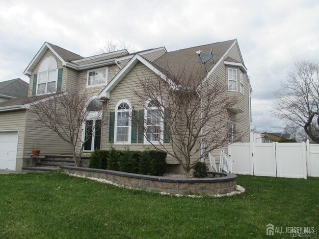 Building Photo - 103 Tived Ln E