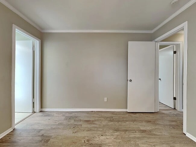 Building Photo - 109 Valley Cir