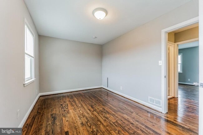 Building Photo - 3422 Dunran Rd