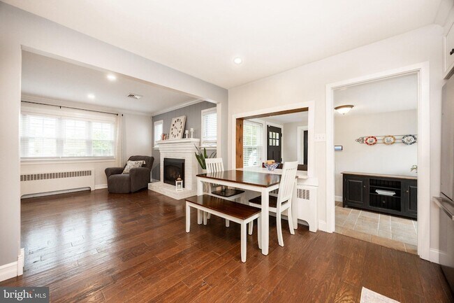 Building Photo - 70 Level Rd