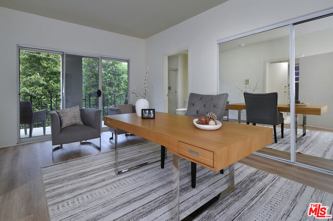 Building Photo - 1701 N Beverly Dr