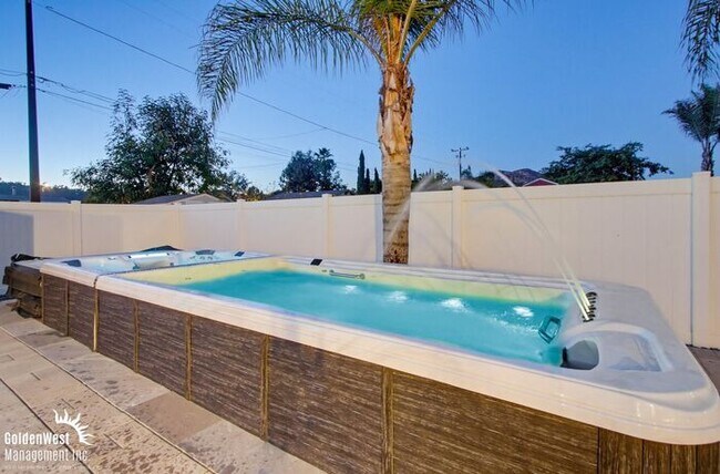 Building Photo - Stunningly Renovated 3Bdm 2Ba Home + Casita in Poway!