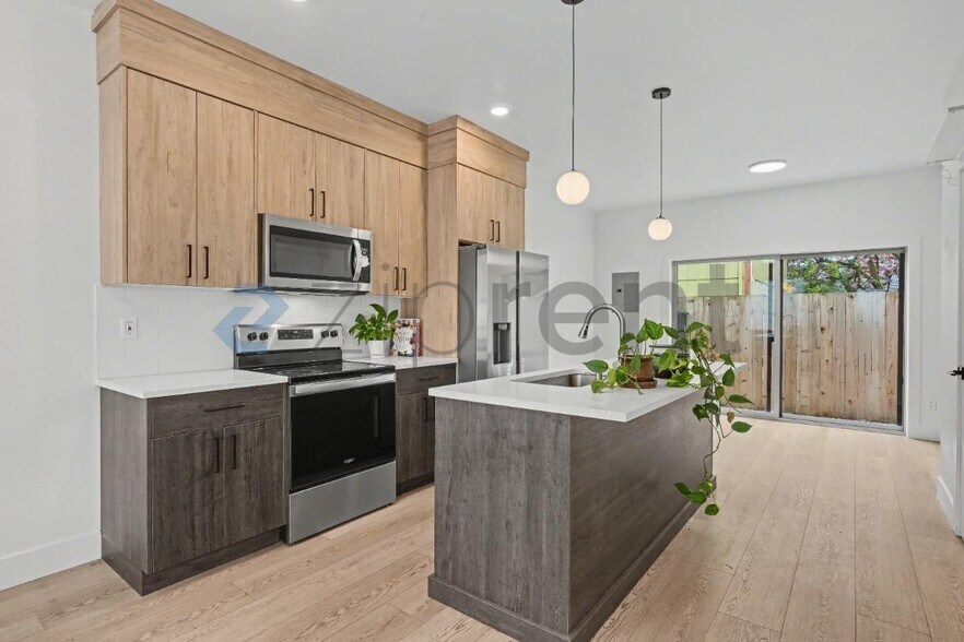 Building Photo - 1209 N Winchell St