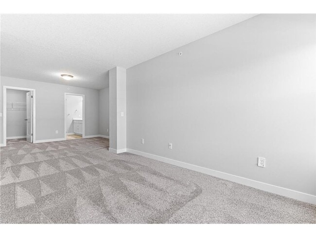 Building Photo - Spacious 3BR Townhome with Loft & Attached 2-Car Garage - Available NOW!