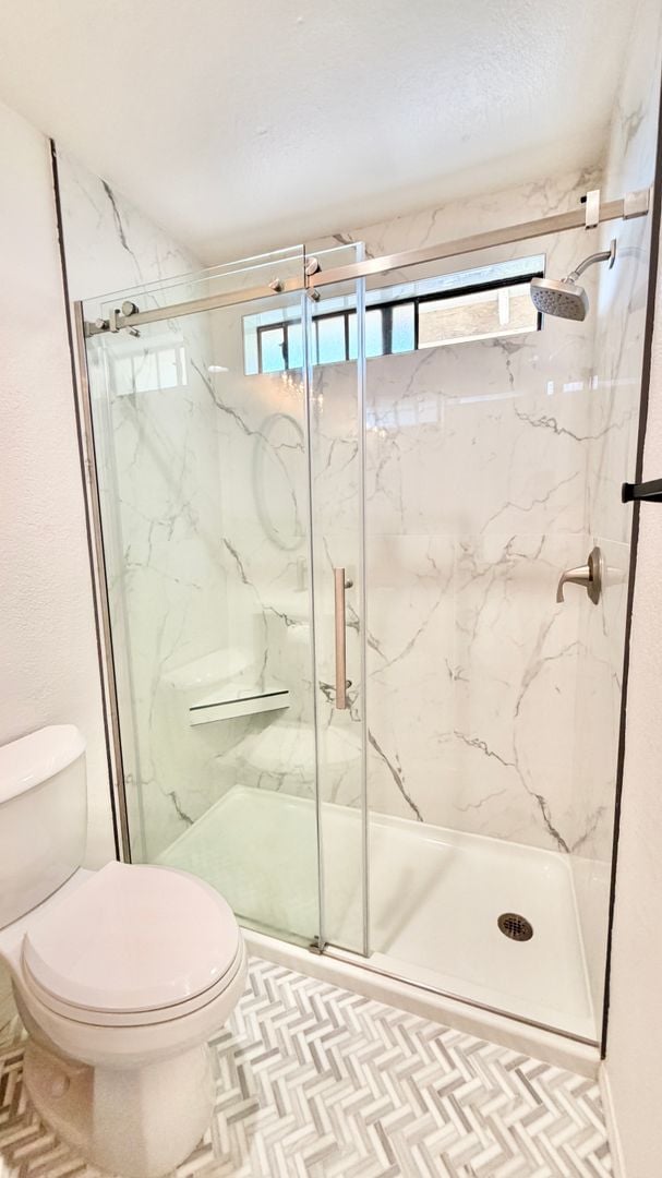 Building Photo - Beautifully Remodeled and Updated Upstairs Condo Unit in the Private & Gated Vista Way Village Co...