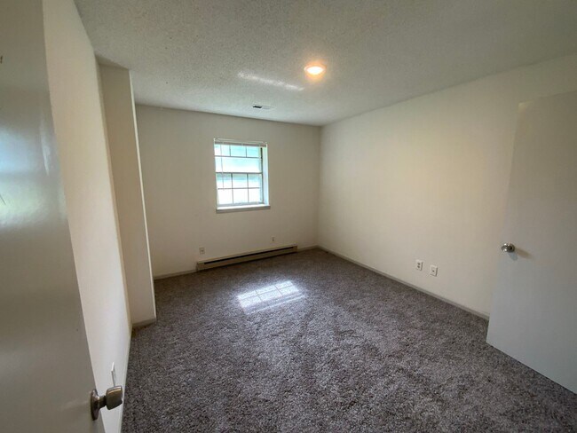 Building Photo - 439-441-441 N Shiloh Ave