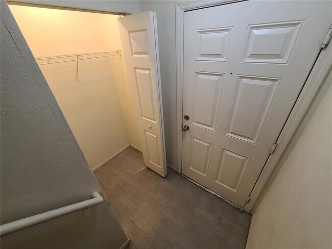 Building Photo - 5903 Willow Ridge Dr