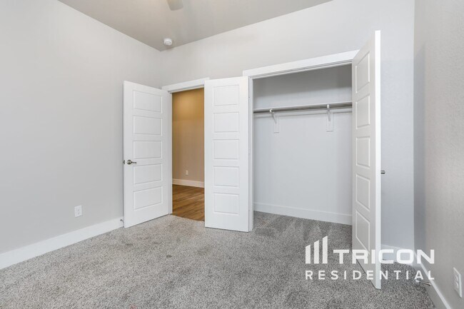 Building Photo - 10353 Ft Teran Trl