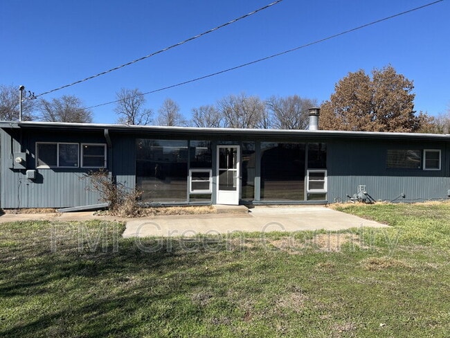 Building Photo - 4978 E 26th St