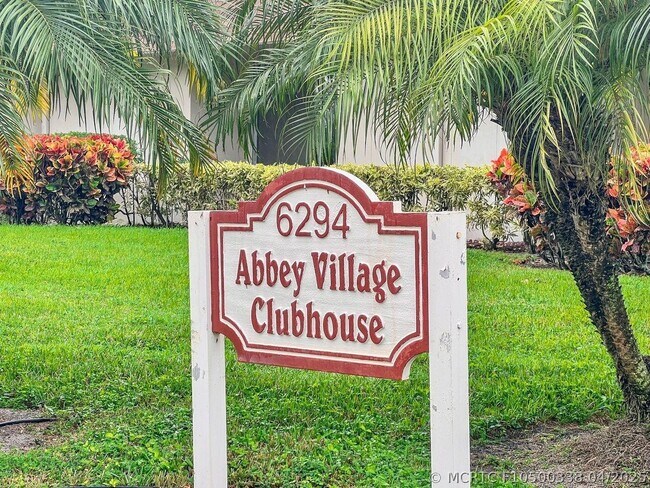 Building Photo - 31 Abbey Ln