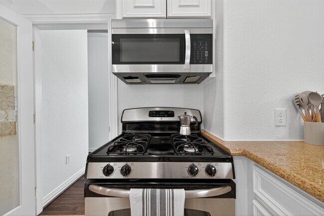 Building Photo - 1505 Wentworth St