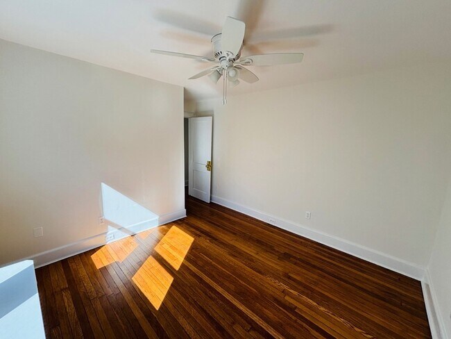 Building Photo - 31 4th St