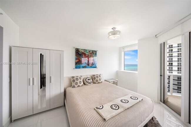 Building Photo - 4779 Collins Ave