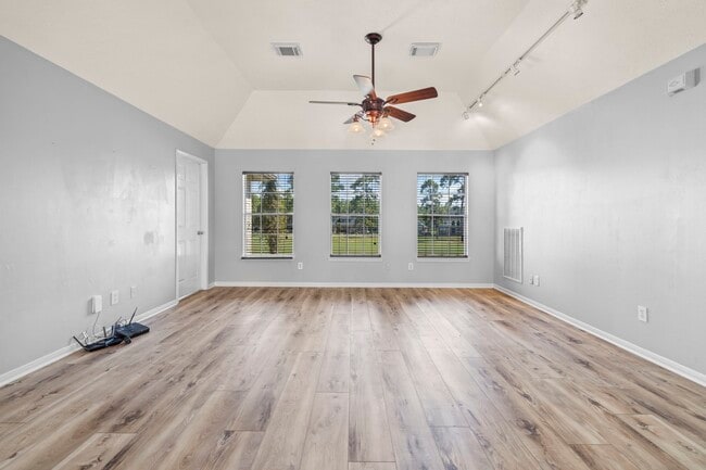Building Photo - 8518 Malardcrest Dr